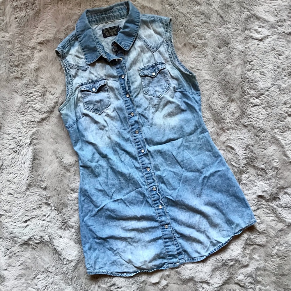 Ci Sono western pearl button up dress or top medium. Perfect flattering fit.